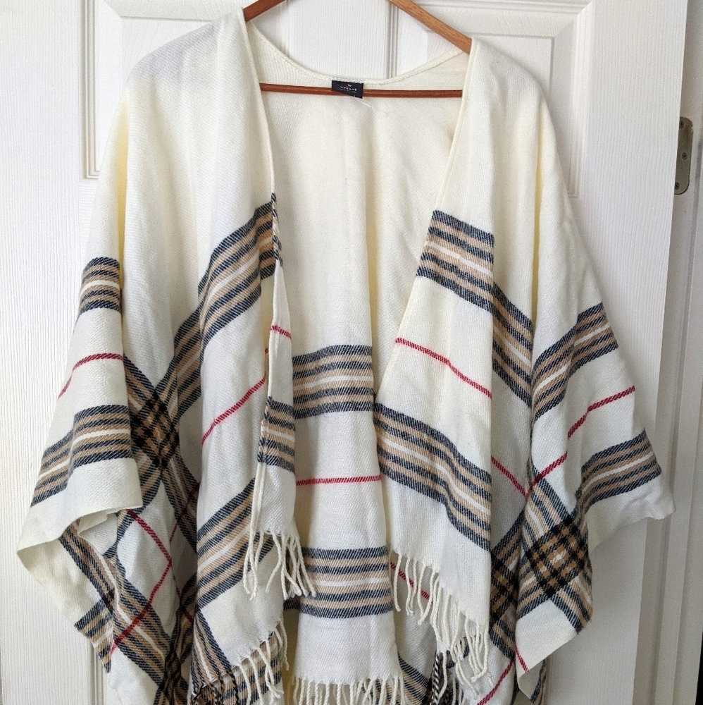 Soft patterned poncho